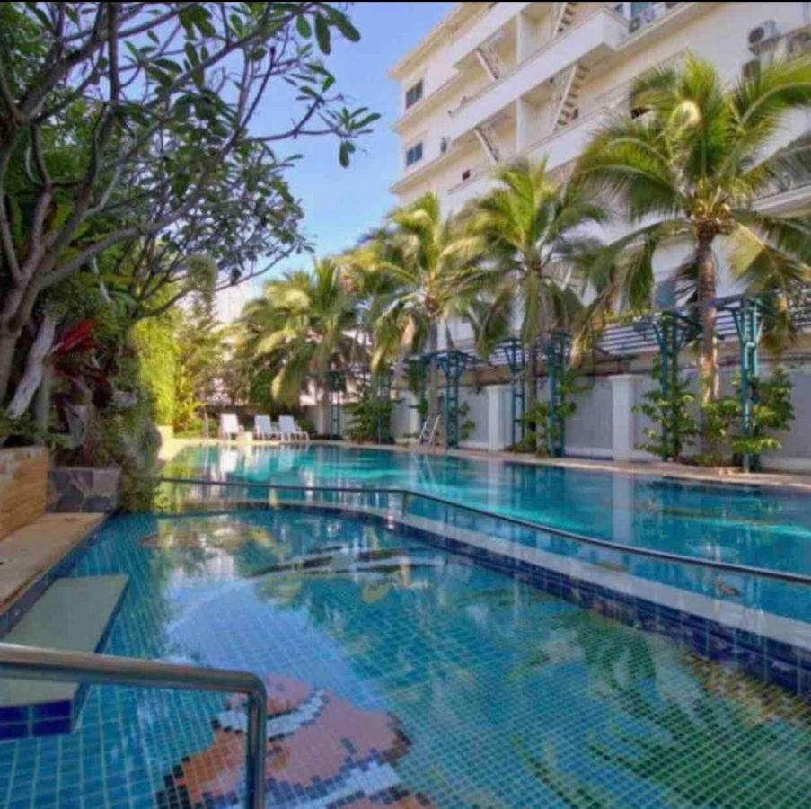 Baan Klang Condo Hotel HHQ Extérieur photo