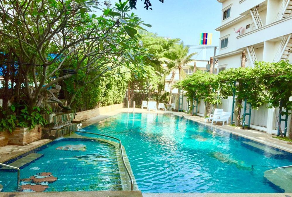 Baan Klang Condo Hotel HHQ Extérieur photo