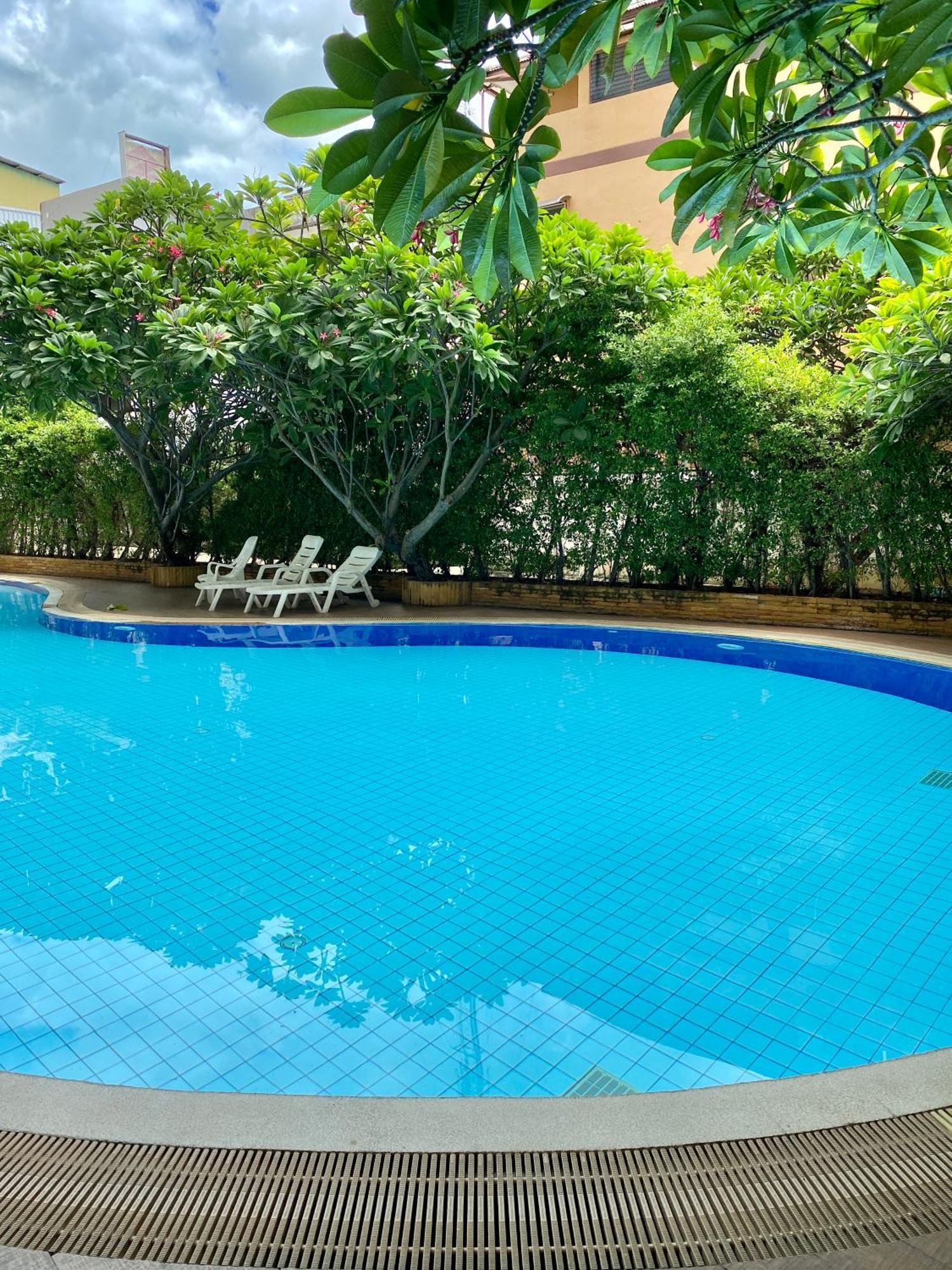 Baan Klang Condo Hotel HHQ Extérieur photo