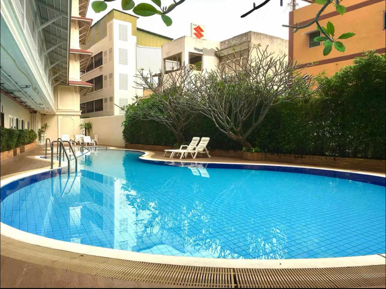 Baan Klang Condo Hotel HHQ Extérieur photo
