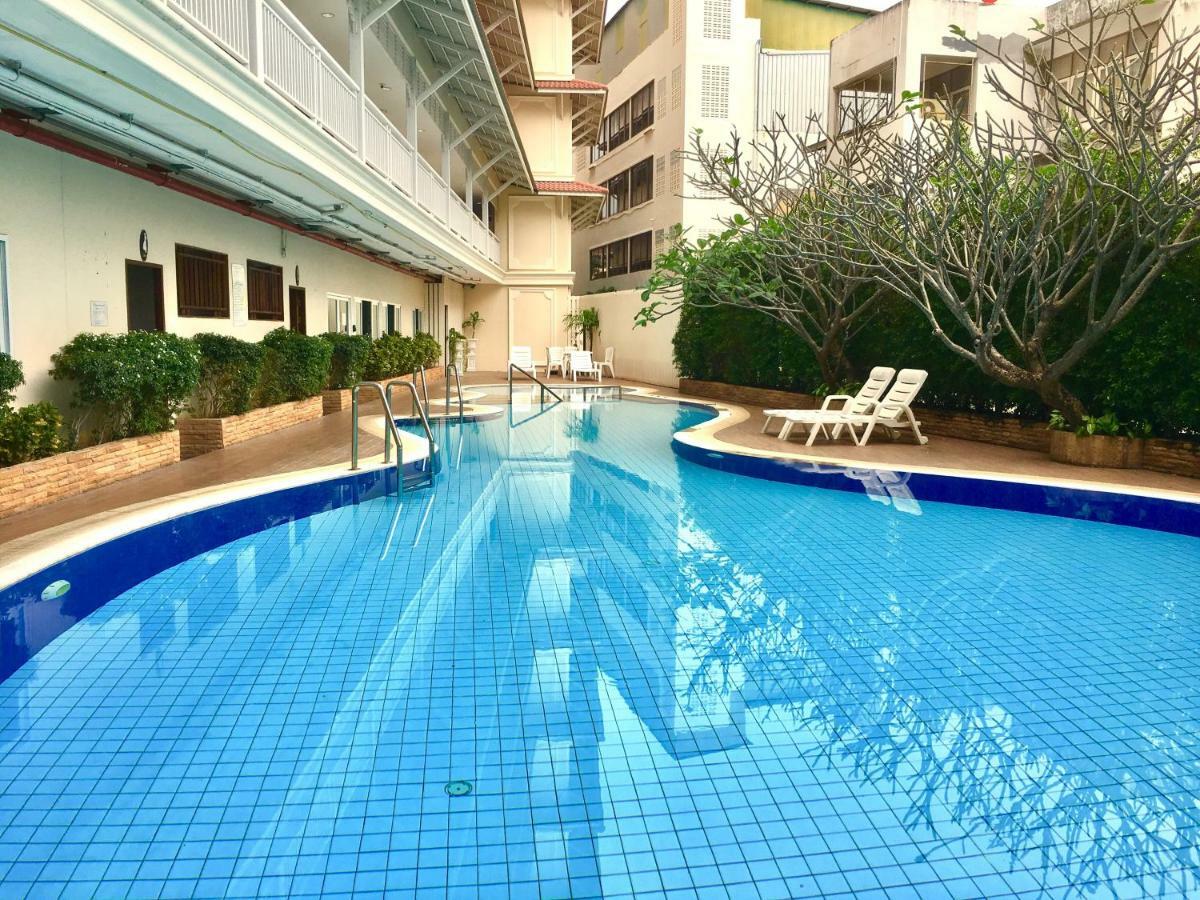 Baan Klang Condo Hotel HHQ Extérieur photo