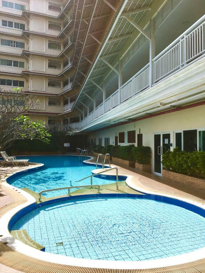 Baan Klang Condo Hotel HHQ Extérieur photo
